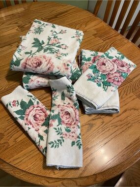Floral Rose Print Bath Towel Set - Cream and Pink